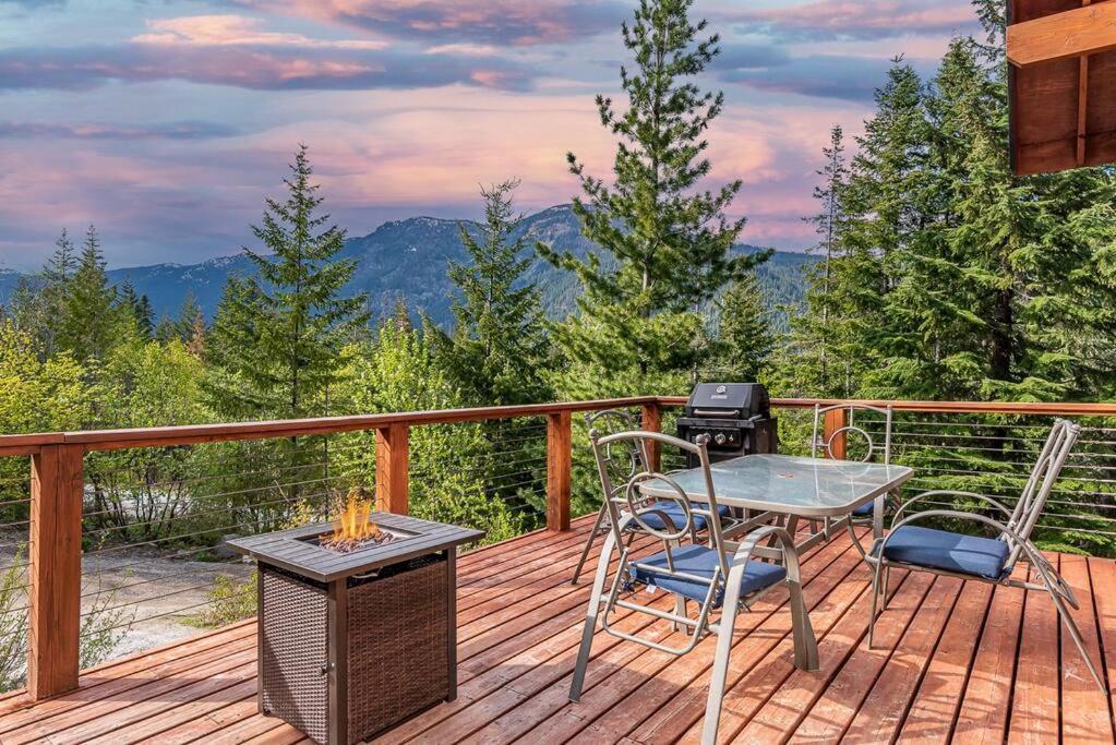 Hot Tub Cool Views: Roaring Creek Cabin ليفينورث المظهر الخارجي الصورة